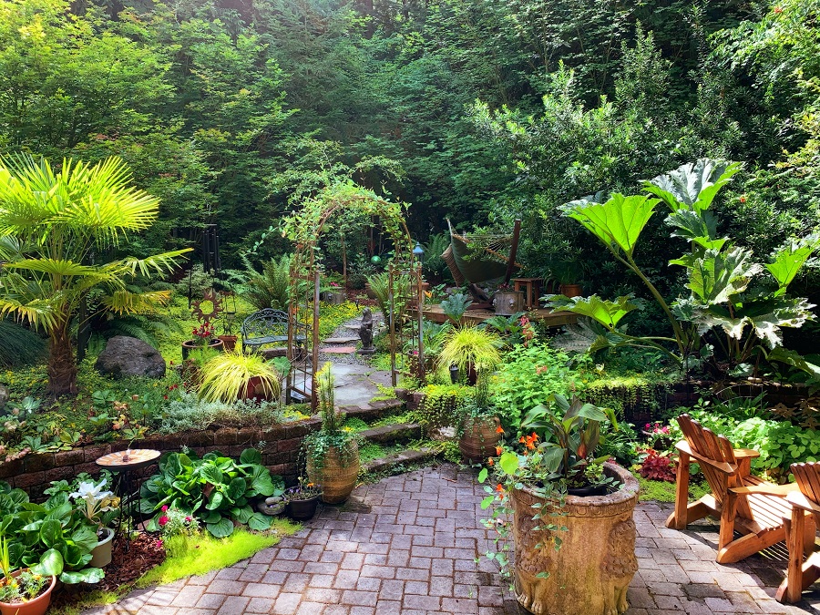 Garden with brick flooring